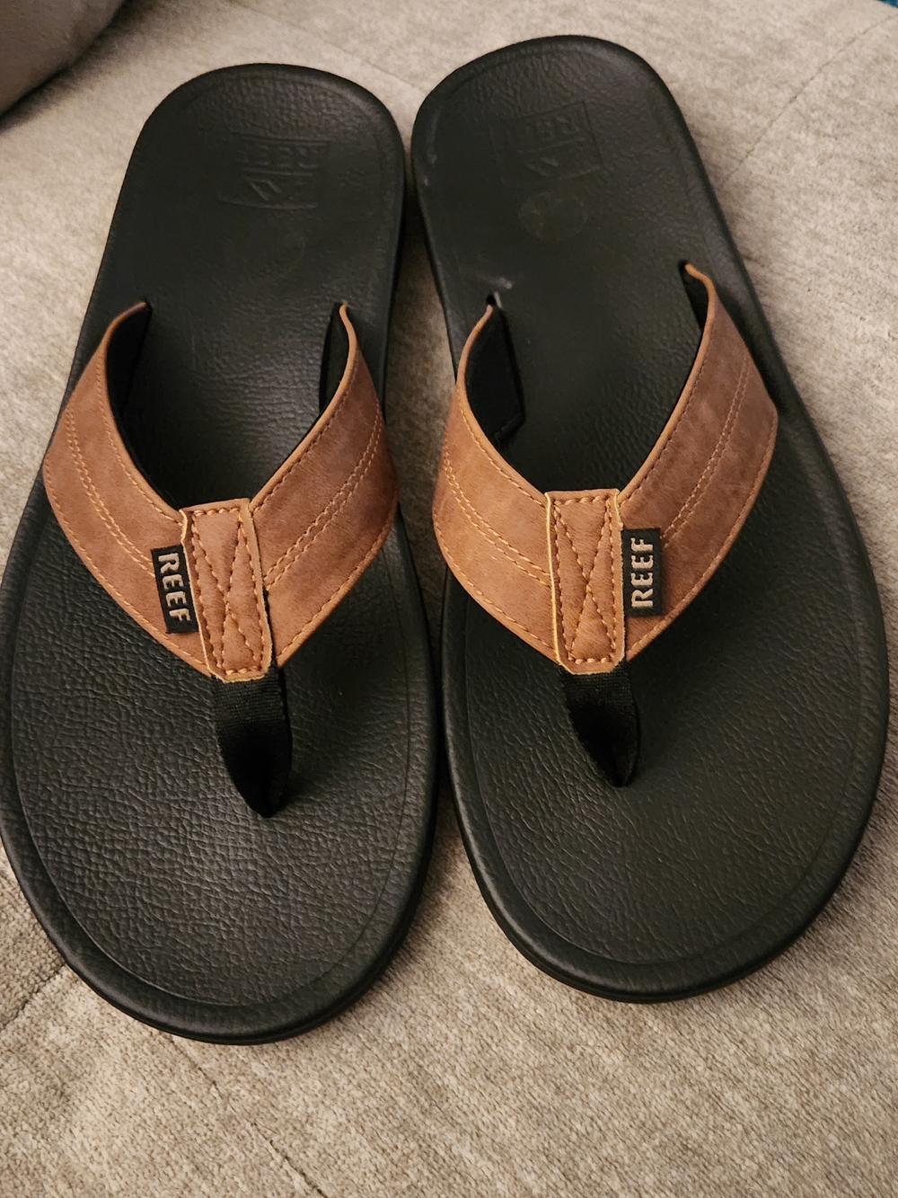 Reef Men’s Brown Leather Flip Flops - Black Footbed